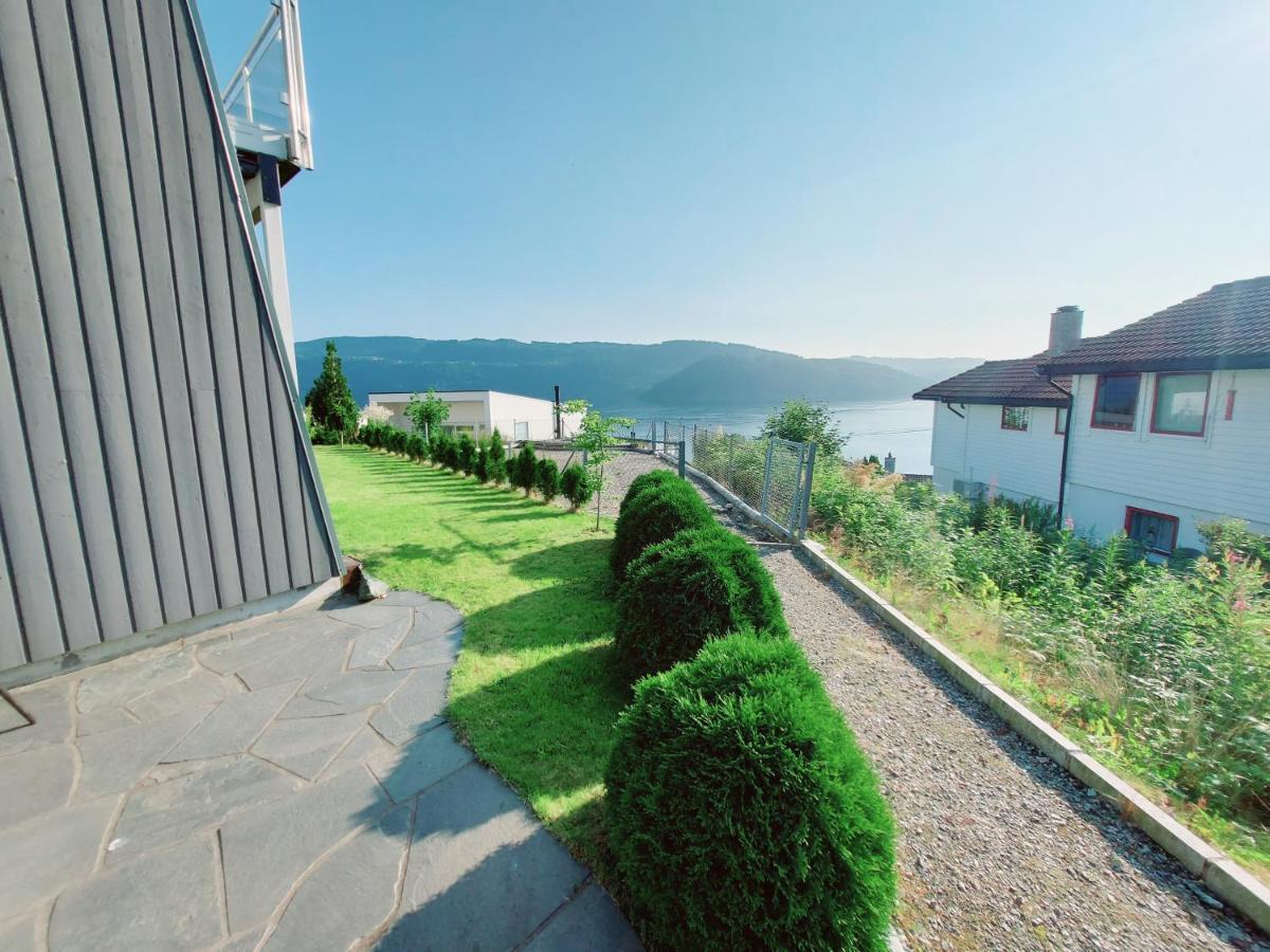 Bjornestrand Fjordside View Apartment *