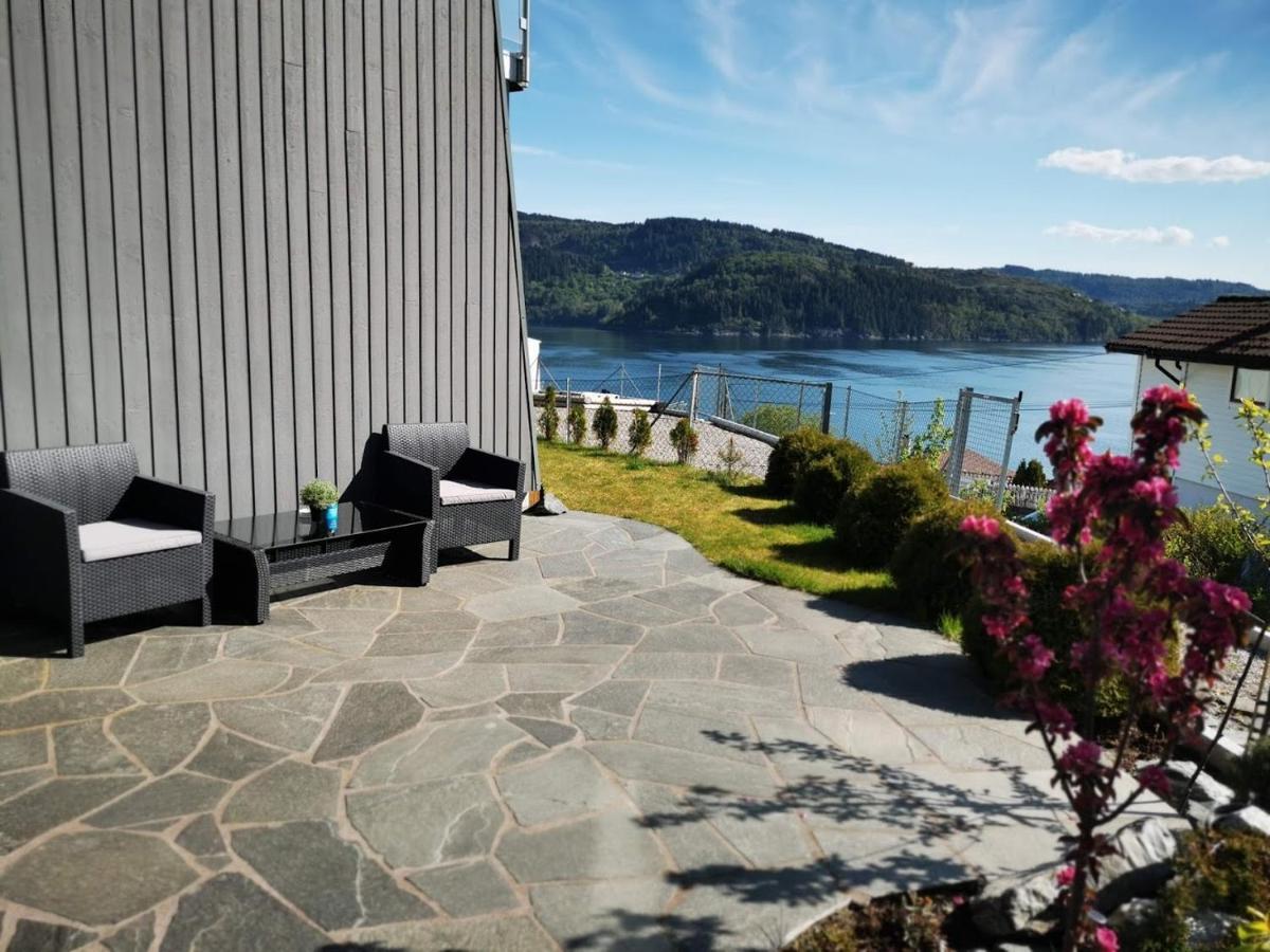 Bjornestrand Fjordside View Apartment